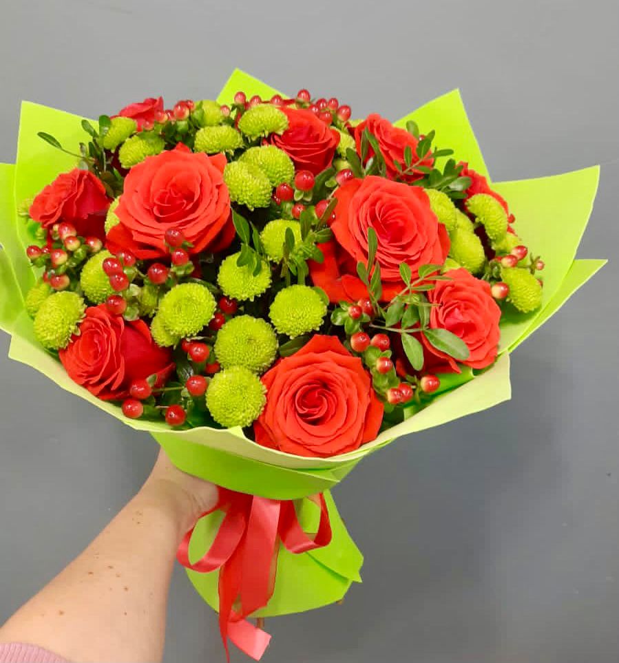 Букет цветов из: Хризантемы и Розы в Пшизове