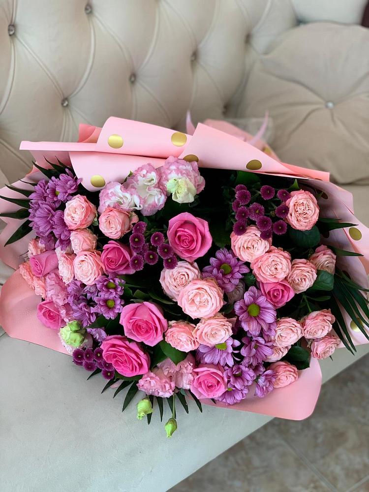 Букет цветов из: Хризантемы, Розы и Лизиантусы в Пшизове