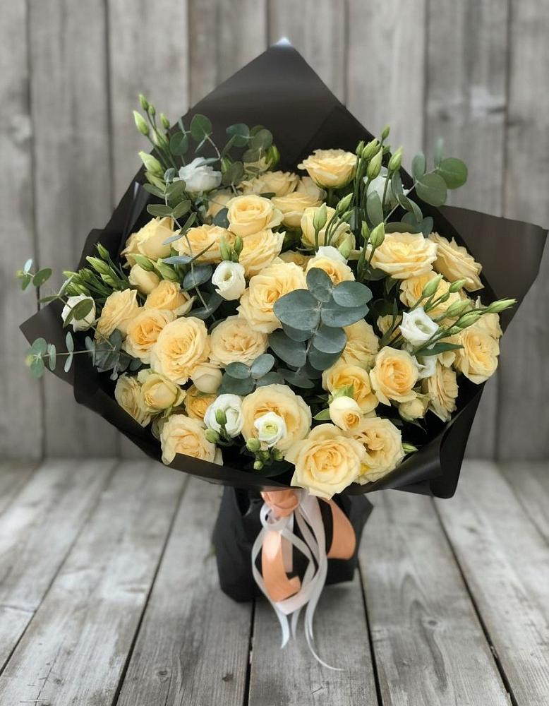 Букет цветов из: Розы и Лизиантусы в Пшизове