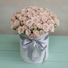 Цветочная композиция из Розы в шляпной коробке в Пшизове