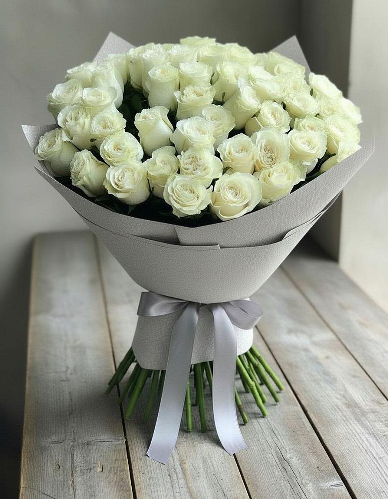 Букет 35 Белых роз в Пшизове