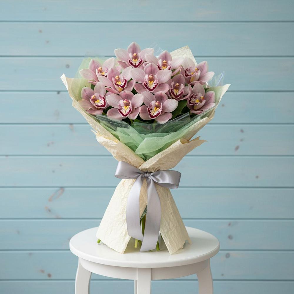 Букет цветов из: Орхидеи и Розы в Пшизове