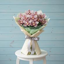 Букет цветов из:  Орхидеи и Розы в Пшизове