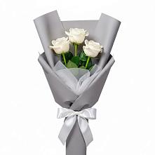 Букет 3 белые розы в Пшизове