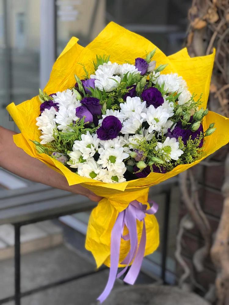 Букет цветов из: Ирисы, Хризантемы и Ромашки в Пшизове