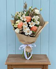 Букет цветов из:  Альстромерии, Лизиантусы, Розы и Хризантемы #REPLACE_PRED# Пшизове