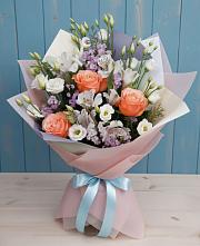 Букет цветов из:  Лизиантусы, Розы, Альстромерии и Гипсофила в Пшизове