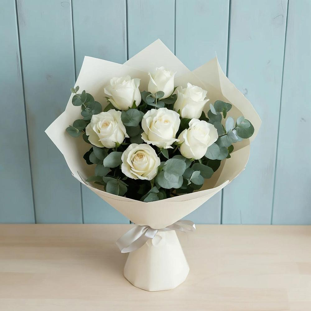 Букет Белые розы в Эвкалипте в Пшизове