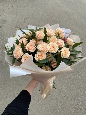 Букет Кремовые розы Латте в Пшизове
