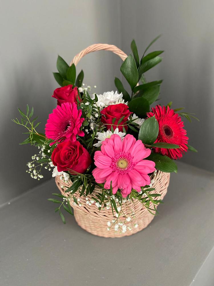 Цветочная композиция из Розы, Хризантемы и Герберы в корзине в Пшизове