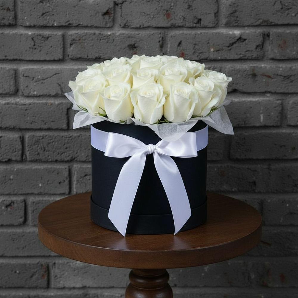 Цветочная композиция из Розы в шляпной коробке в Пшизове