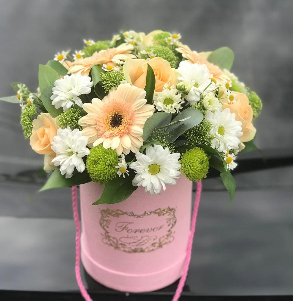 Цветочная композиция из Розы, Герберы и Хризантемы в шляпной коробке в Пшизове