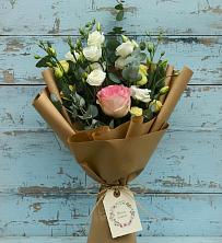 Букет цветов из:  Розы и Лизиантусы в Пшизове
