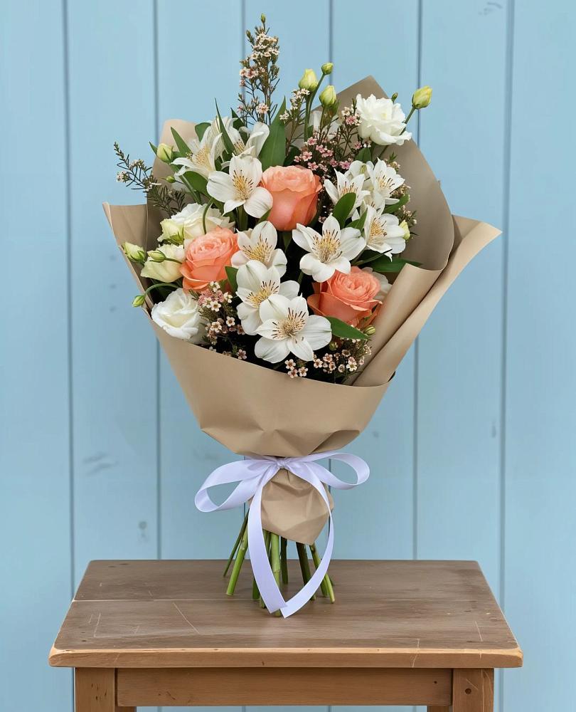 Букет цветов из: Альстромерии, Лизиантусы, Розы и Хризантемы в Пшизове