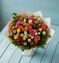 Букет Микс из разноцветных кустовых роз в Пшизове